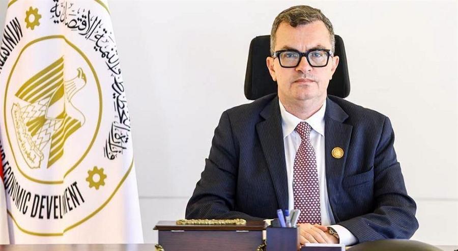 الاستثمار القومي يعيد هيكلة سمنود للنسيج بتمويل 74 مليون جنيه